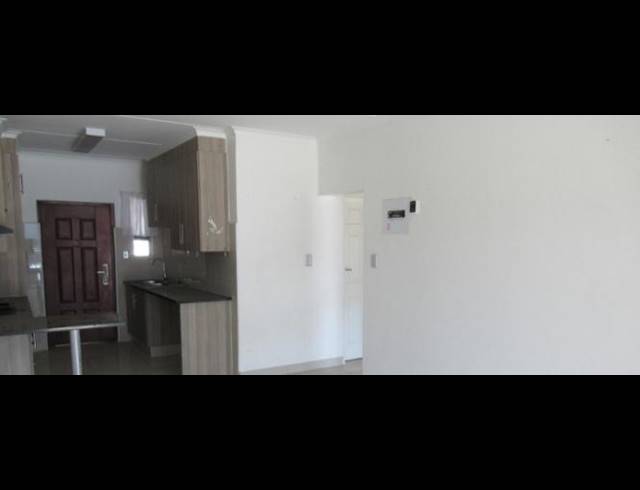 2 BEDROOM APARTMENT FOR SALE IN CRYSTAL PARK EXT 01